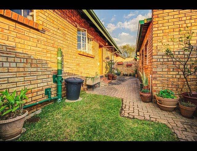3 BEDROOM APARTMENT FOR SALE IN GLEN MARAIS